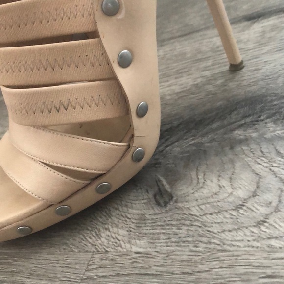 Jimmy Choo nude strappy studded sandals - Picture 5 of 6